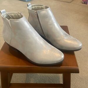 Refresh Rose Gold Size 8 Short Boot NWT